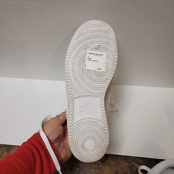 Nike Womens Vision Sneakers Size 9.5 White - Picture 4 of 5